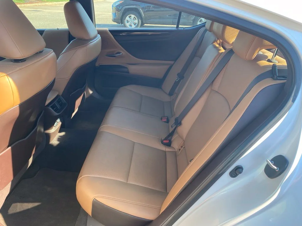 Used 2021 White Lexus 250 image 7
