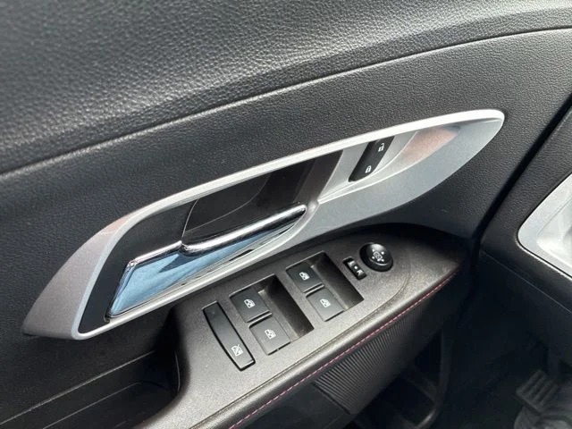 Used 2015 Red Chevrolet LT image 23