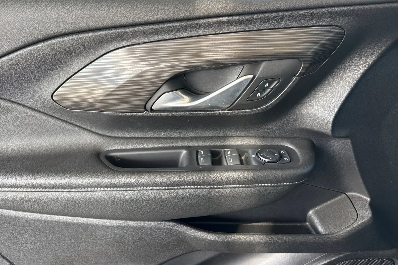 2024 GMC Terrain SLE - Photo 14
