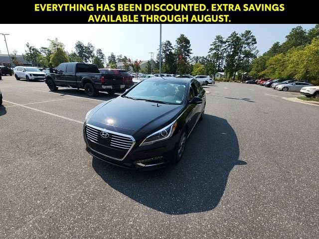 Used 2017 Black Hyundai Limited image 4