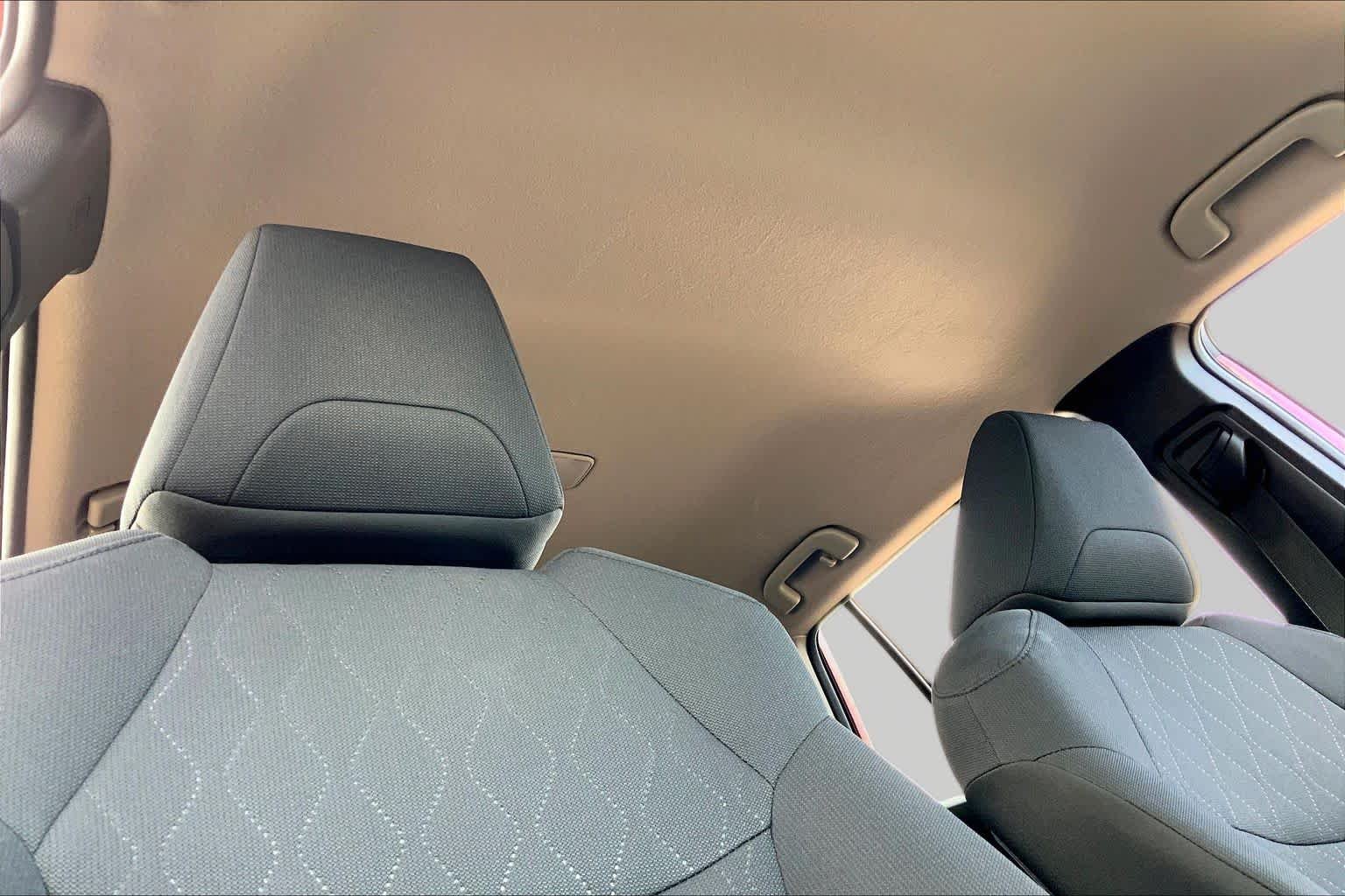 2024 Toyota Corolla Cross LE - Photo 14