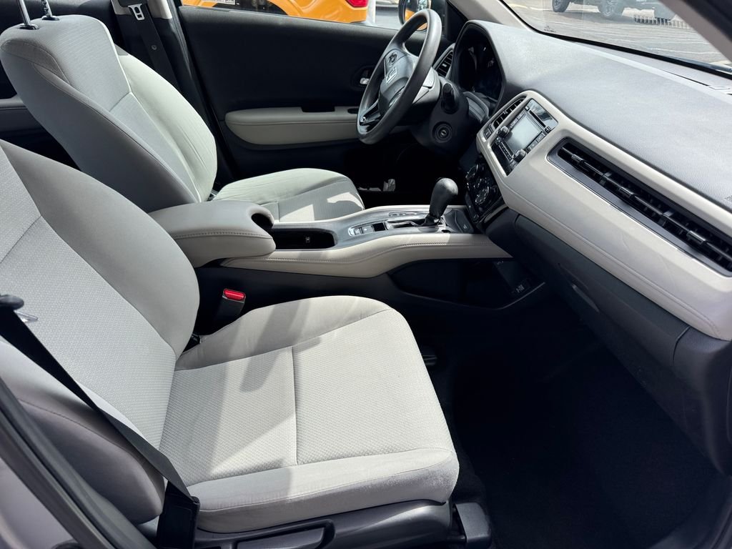 Used 2019 Silver Honda LX image 3