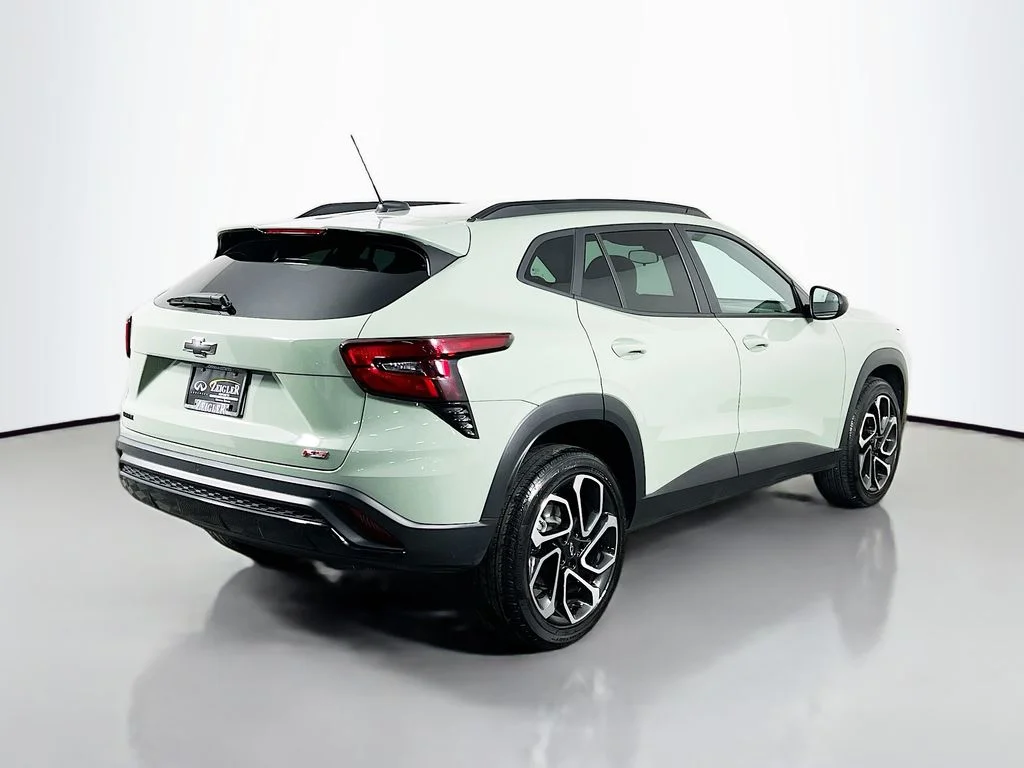 Used 2024 Green Chevrolet 2RS image 7