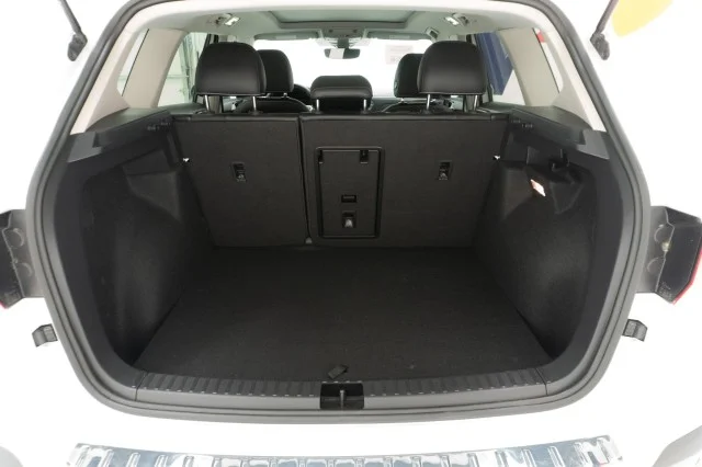 Used 2023 WHITE Volkswagen SEL image 8