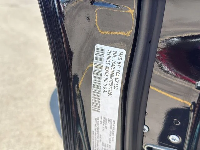 Used 2023 Black Jeep Altitude image 16