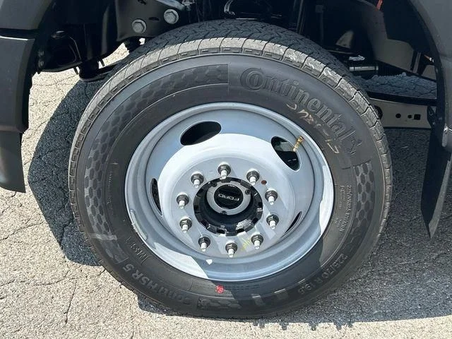 New 2026 Oxford White Ford F-450® XL image 9