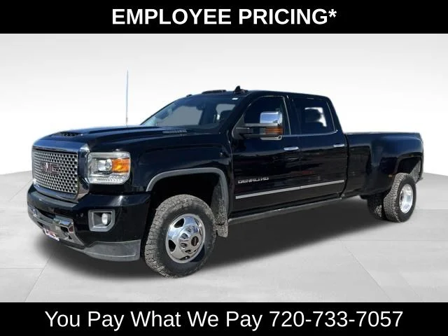 2017 GMC Sierra 4WD Crew Cab Standard Box Denali's photo