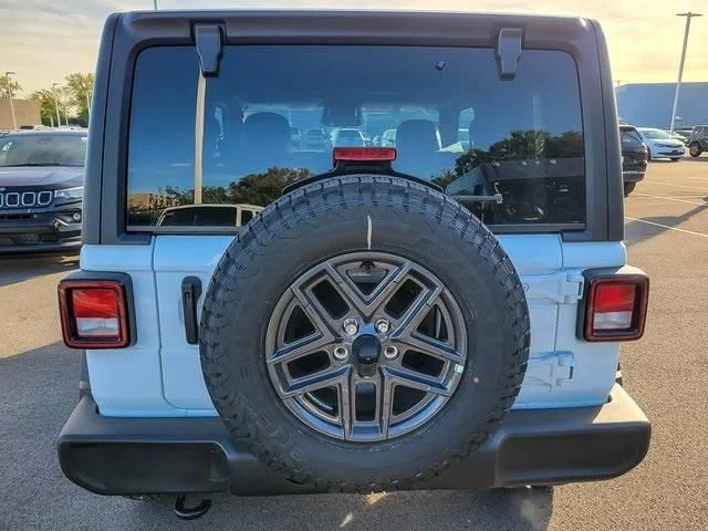 New 2026 Bright White Clear-Coat Exterior Paint Jeep Sport S image 4