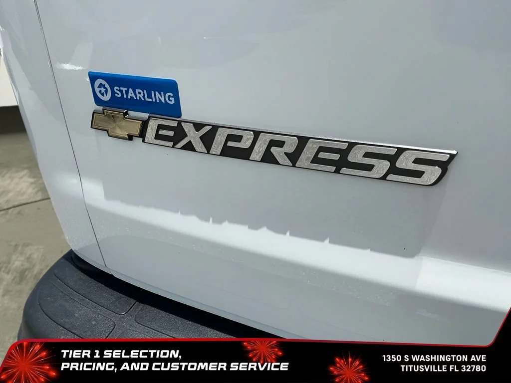 Used 2025 Summit White Chevrolet 1LT image 38