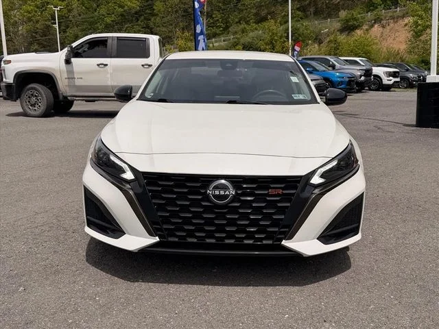Used 2023 White Nissan 2.5 SR image 17