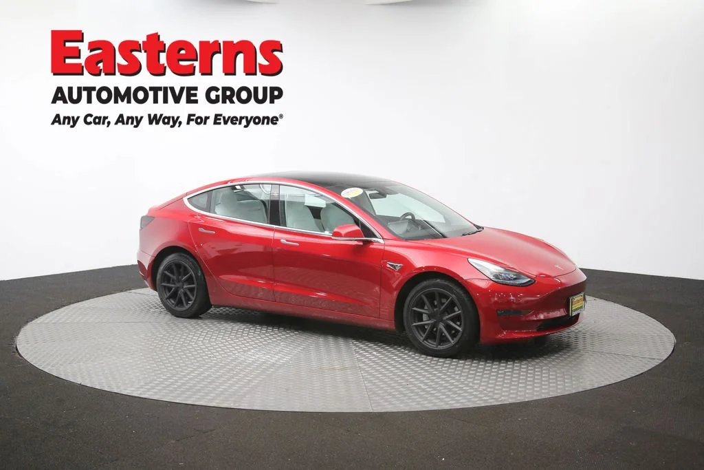 Used 2018 Red Tesla Long Range image 45