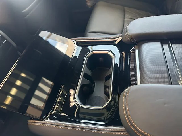 New 2026 High Gloss Black Exterior Paint Jeep Summit Reserve image 36