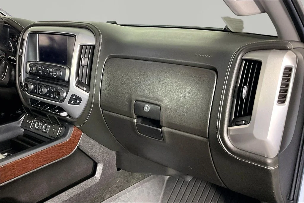 Certified Used 2018 White GMC SLT image 24
