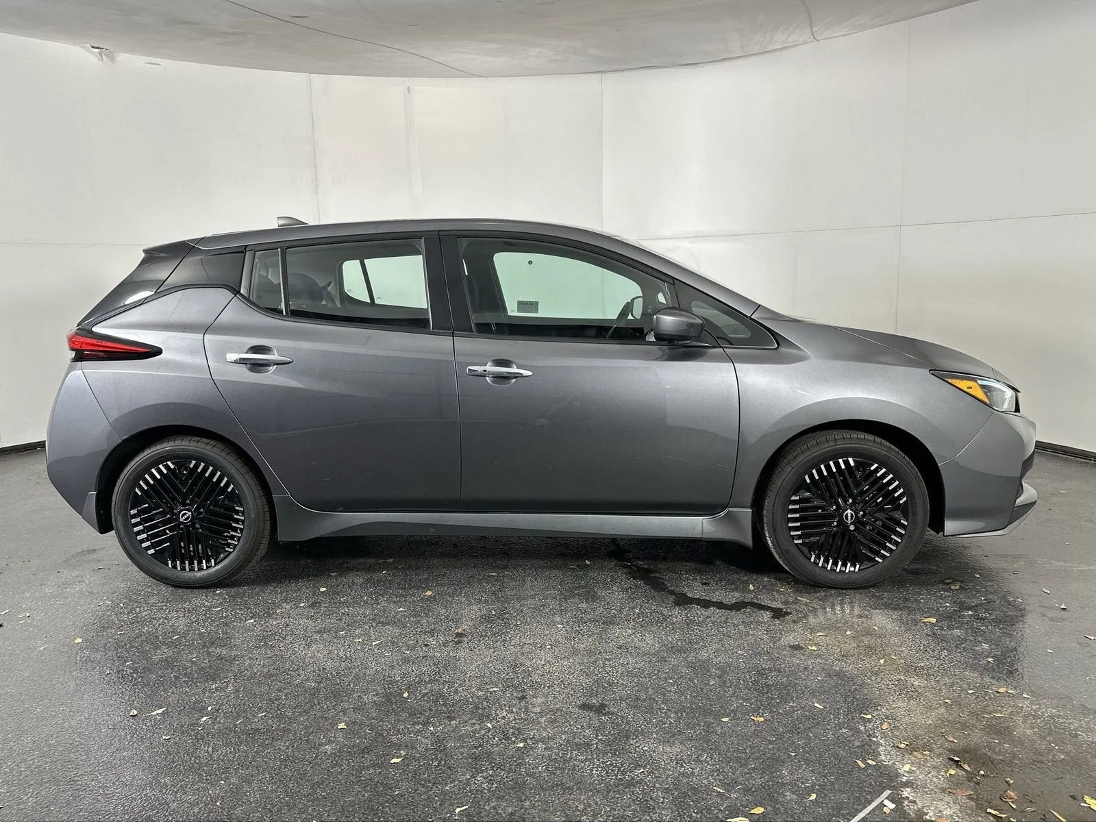 New 2025 Gray Nissan SV Plus image 9