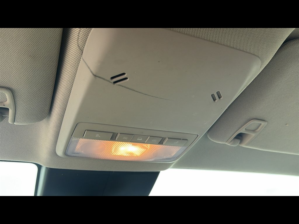 Used 2022 Summit White Buick Preferred image 17