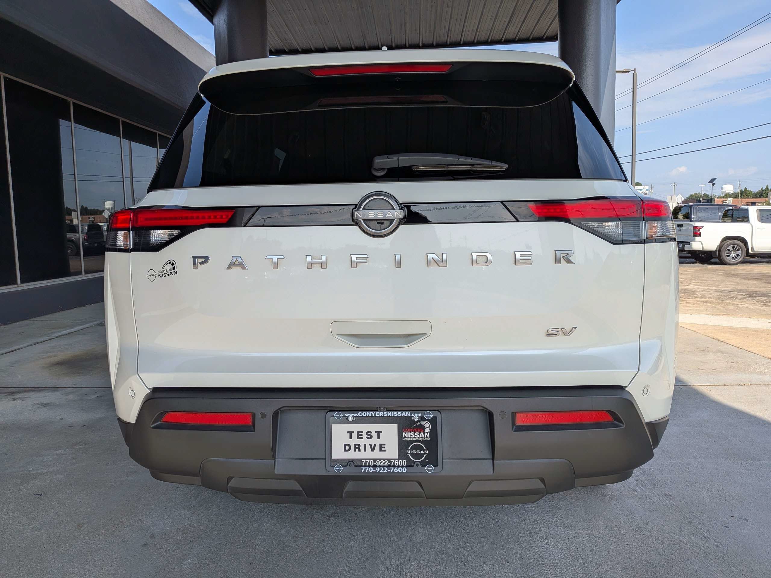 Used 2024 White Nissan SV image 4