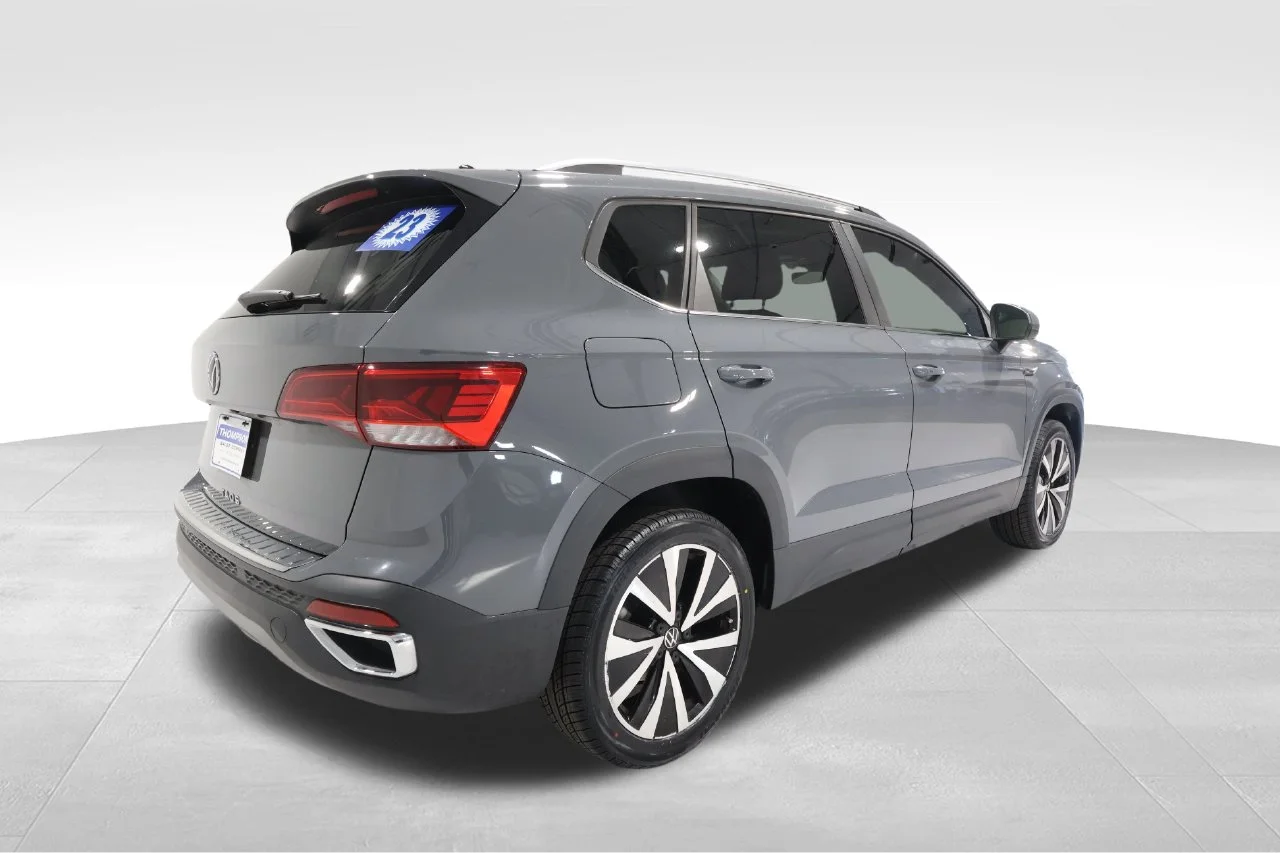 Used 2023 Gray Volkswagen 1.5T SE image 4