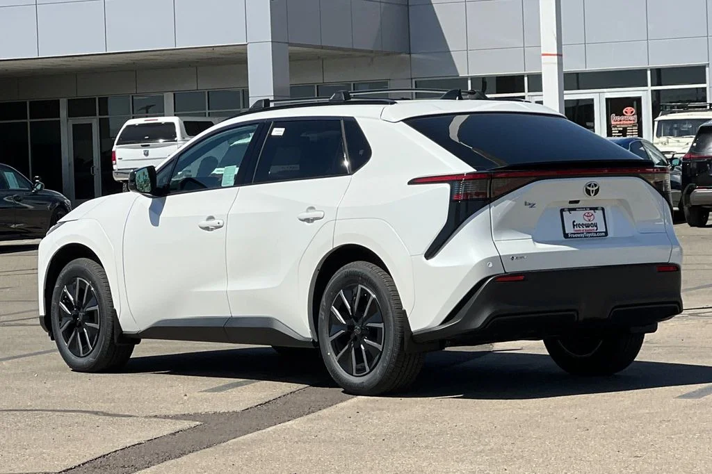 New 2026 Wind Chill Pearl Toyota XLE image 6