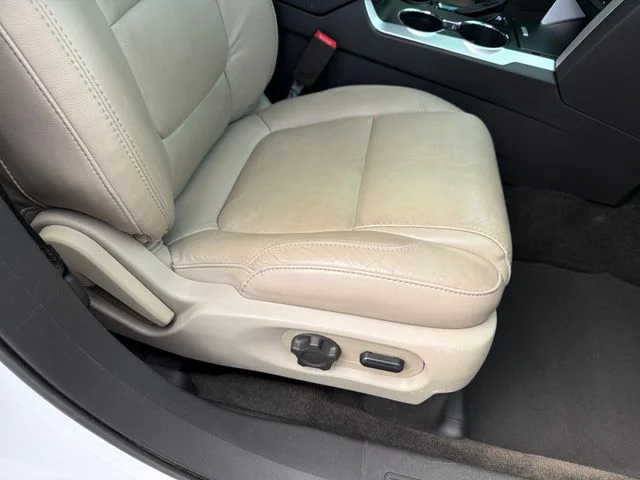 Used 2015 White Ford XLT image 25