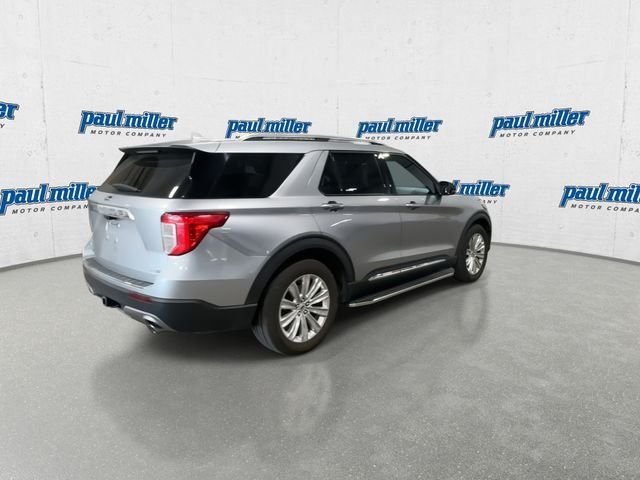 Used 2020 Silver Metallic Ford Limited image 12