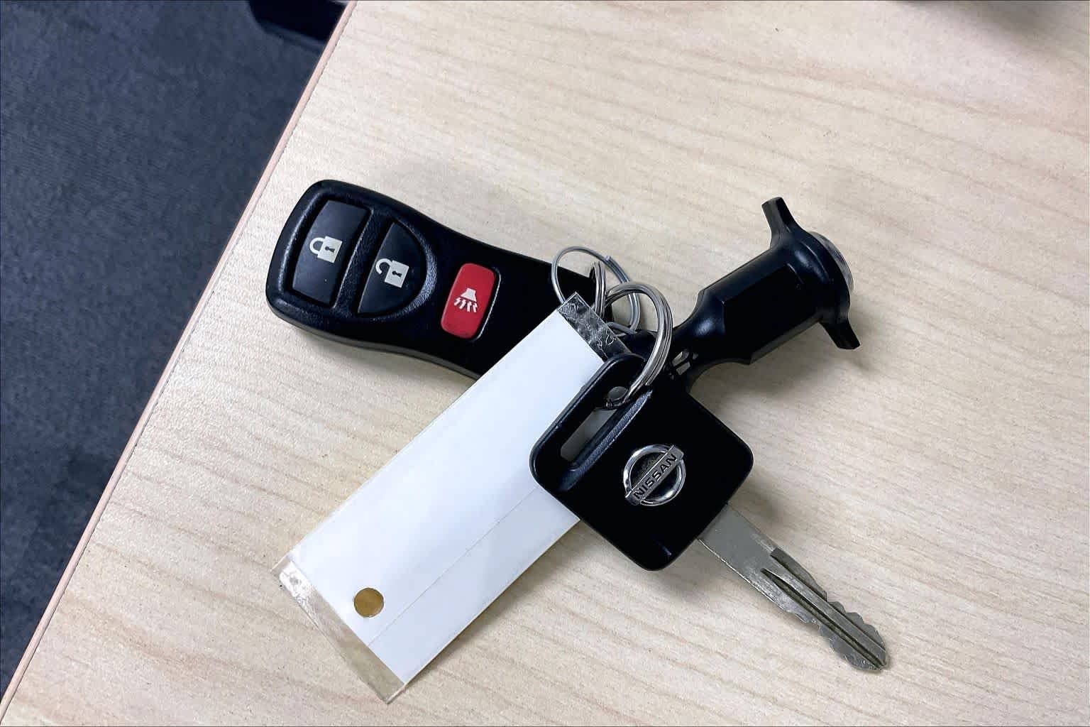 Used 2011 Silver Lightning Nissan S image 12