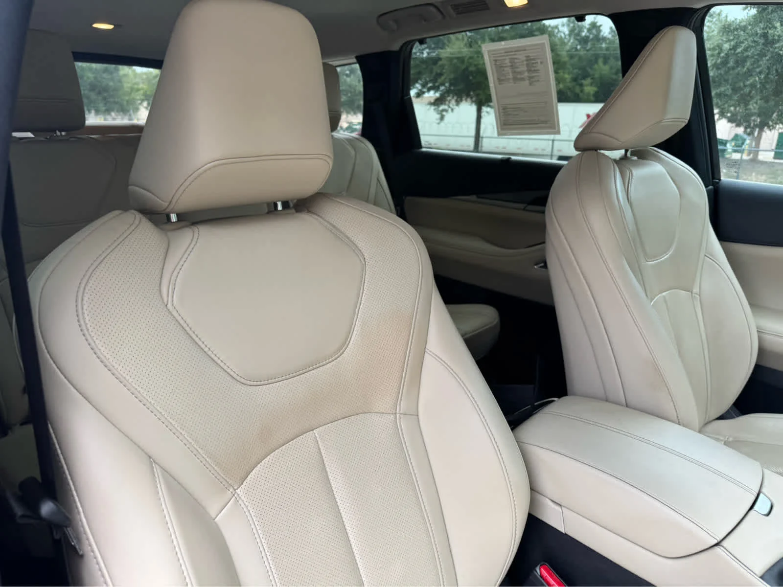 Certified Used 2024 Majestic White INFINITI LUXE image 12