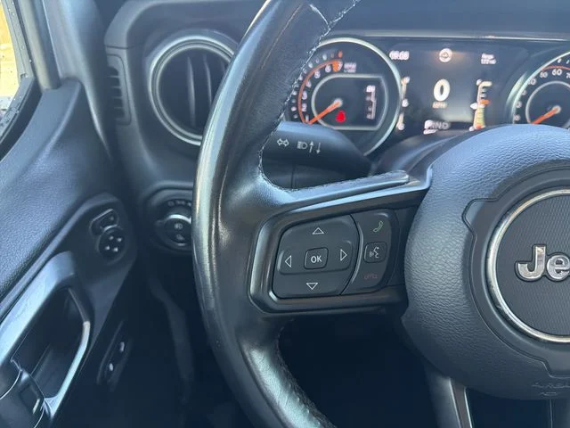 Used 2020 Silver Jeep Altitude image 30