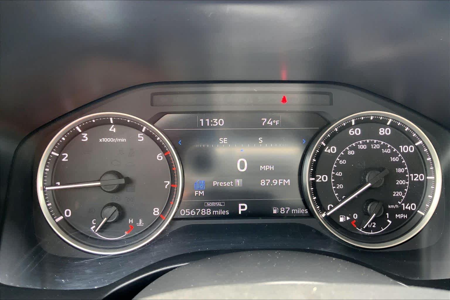 Used 2024 Black Diamond Mitsubishi SE image 25