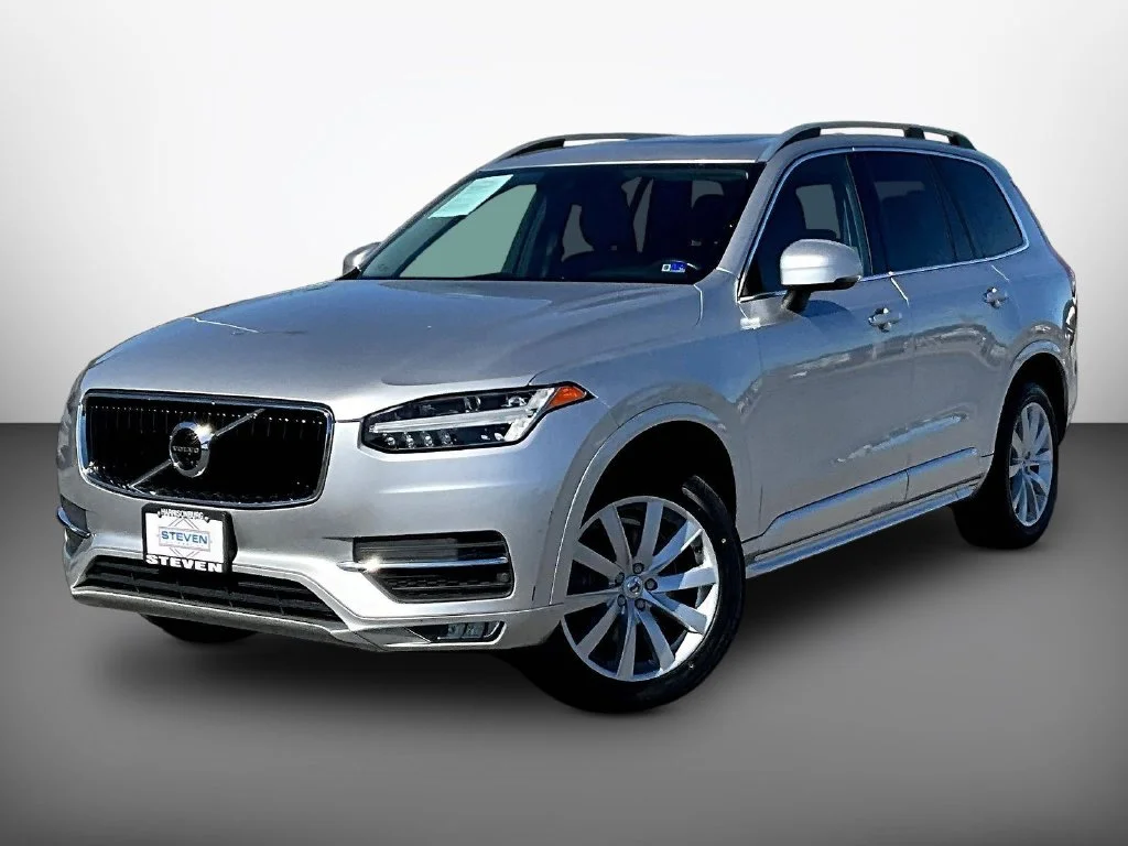 Used 2019 Silver Volvo T6 Momentum image 3