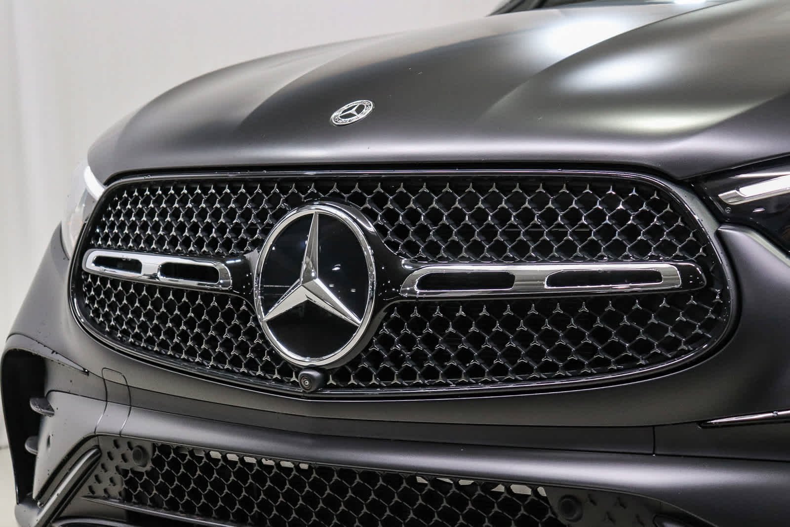 New 2027 MANUFAKTUR exclusive graphite grey magno Mercedes-Benz GLC 300 image 8