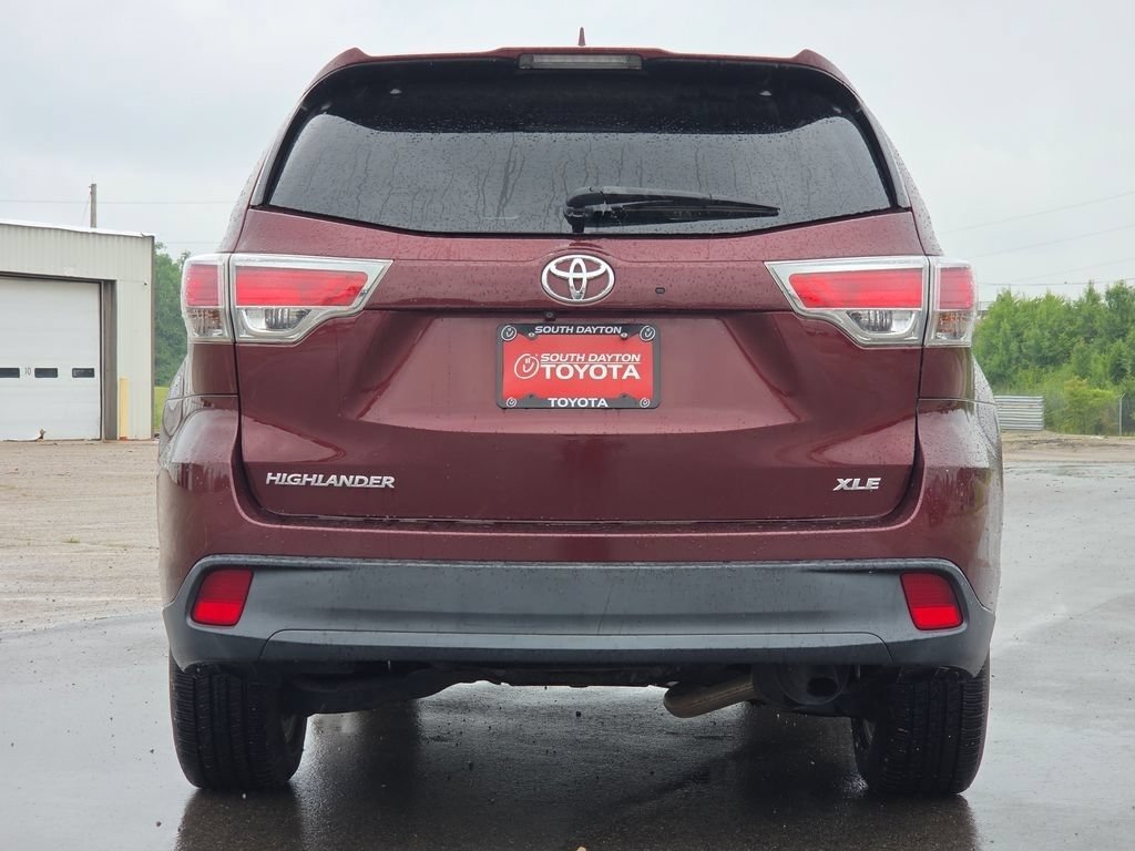 Used 2015 Ooh La La Rouge Mica Toyota XLE V6 image 24