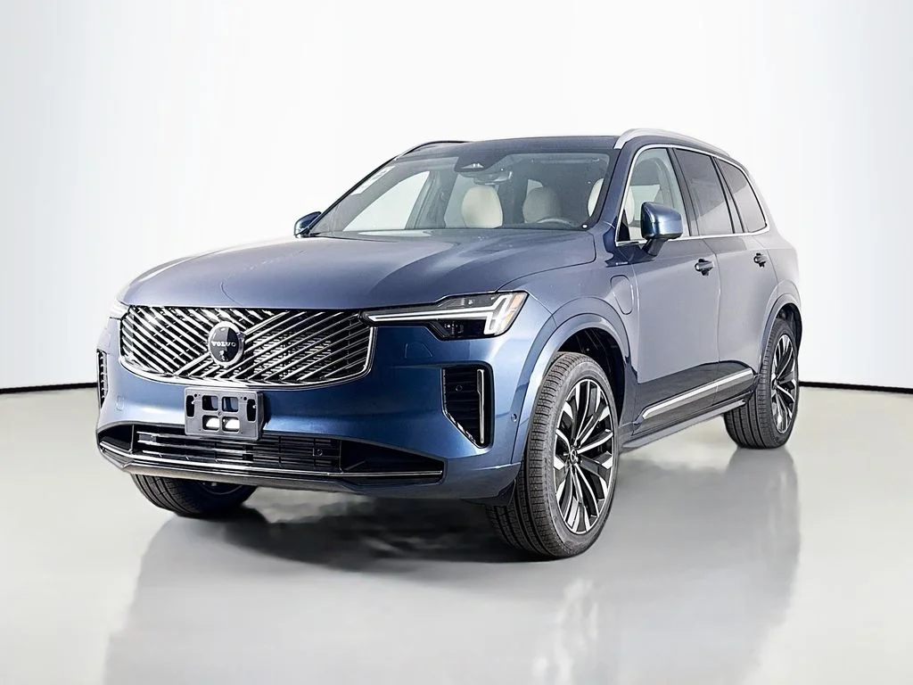 New 2026 Blue Volvo T8 Plus image 3