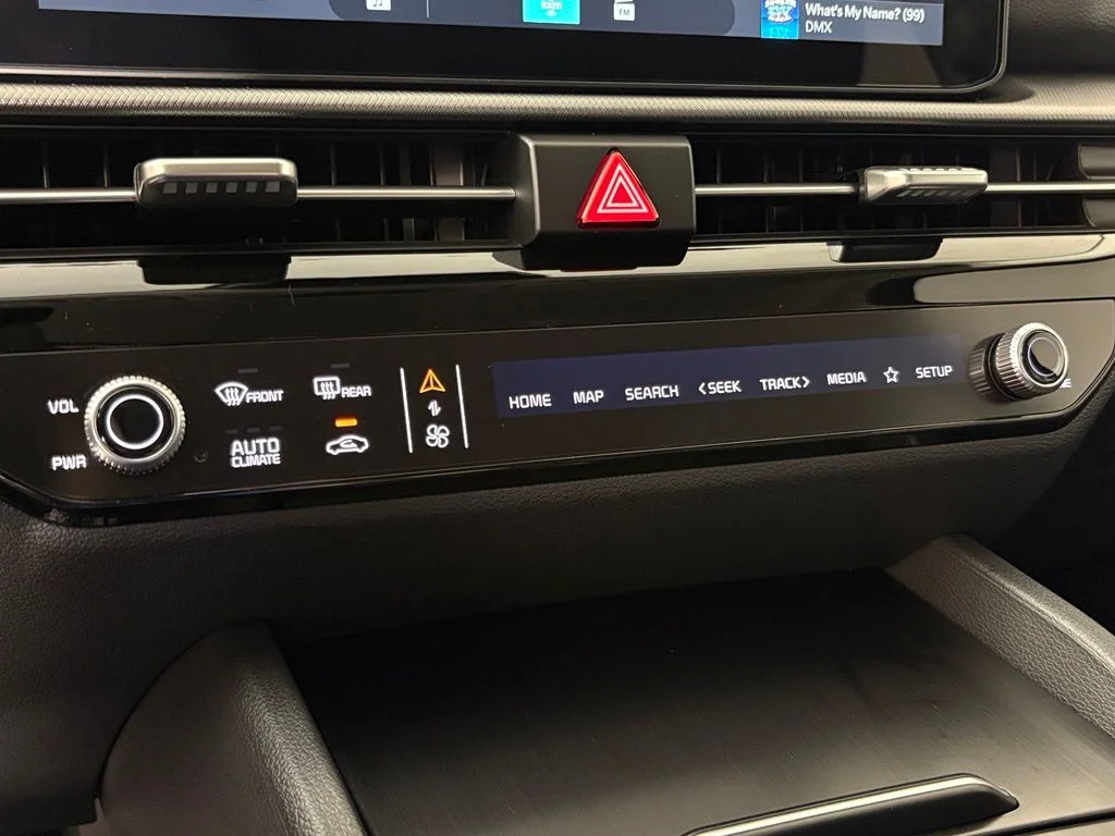 New 2027 Gravity Gray Kia LX image 26