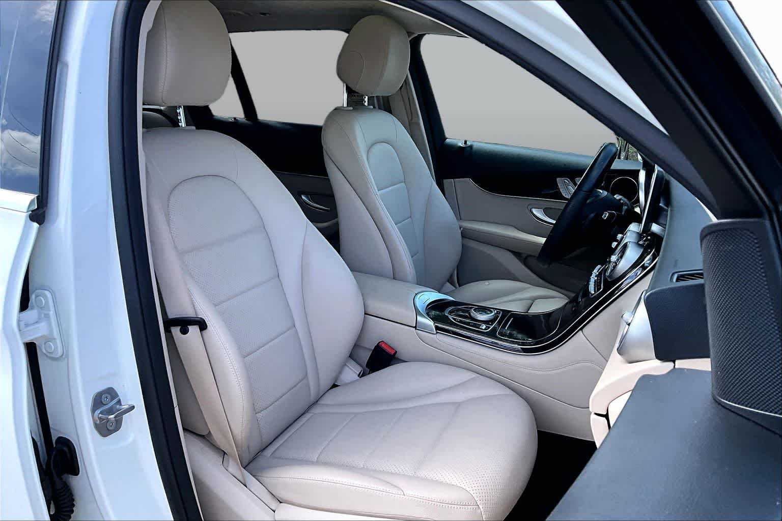 Used 2019 Polar White Mercedes-Benz GLC 300 image 9