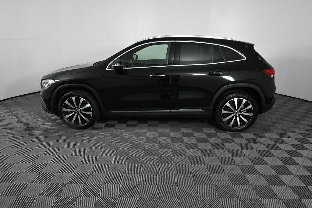 Used 2022 Cosmos Black Metallic Mercedes-Benz GLA 250 image 3