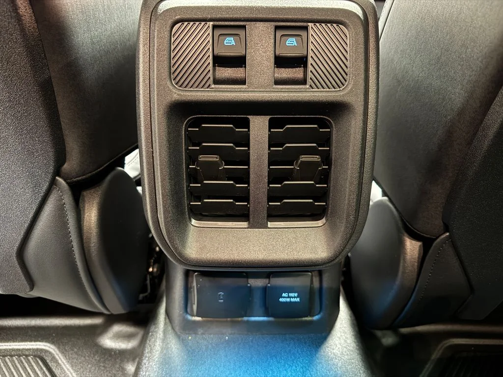 New 2026 Oxford White Ford Badlands® image 27