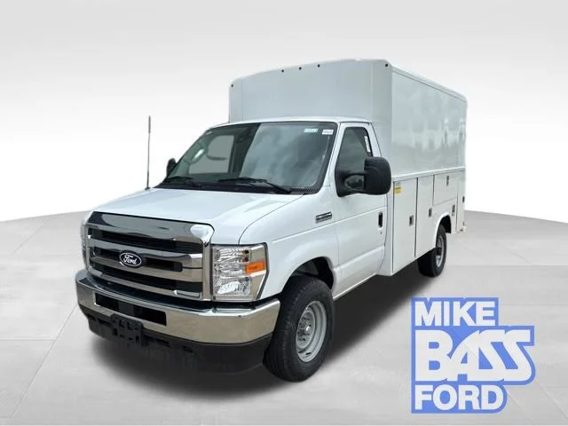 2026 Ford E-Series SRW E-350 Super Duty 138 in WB's photo
