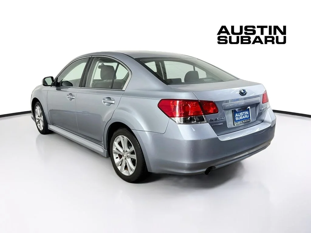 Used 2013 Silver Subaru 2.5i image 5
