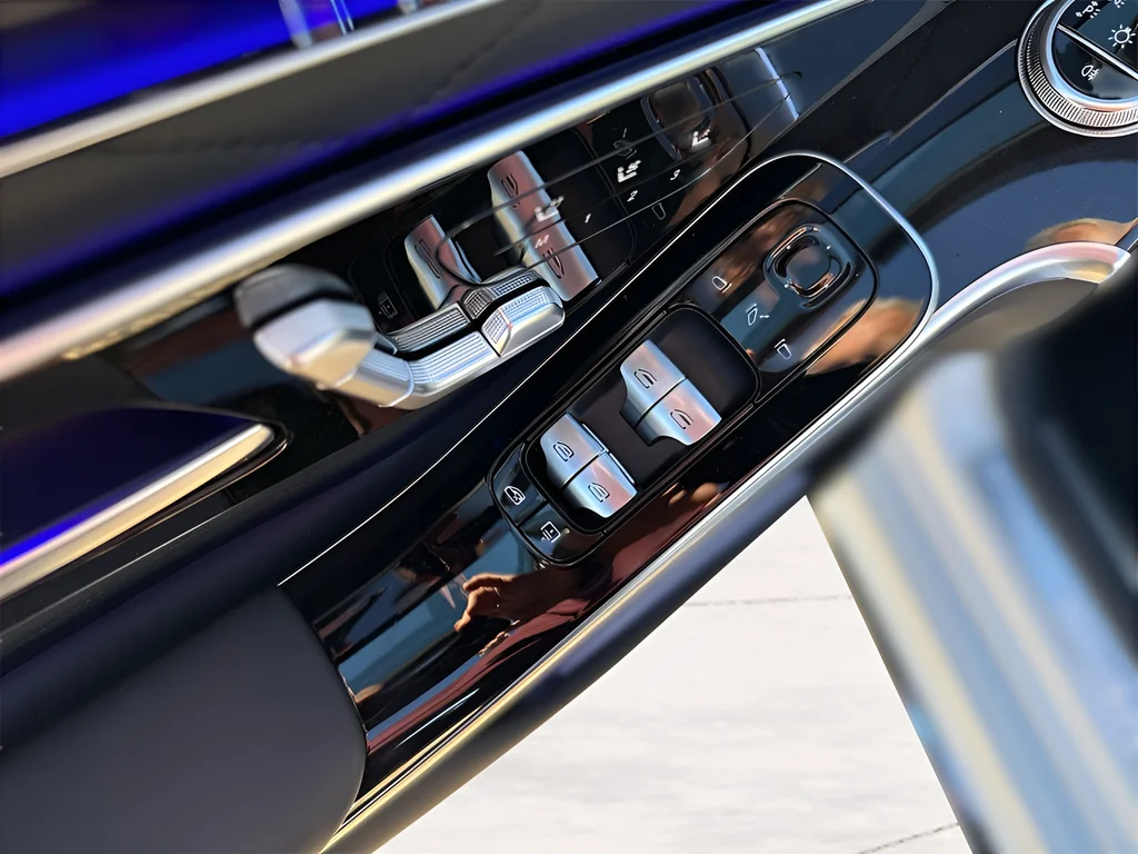 New 2026 MANUFAKTUR Moonlight White Metallic Mercedes-Benz S 580 image 13