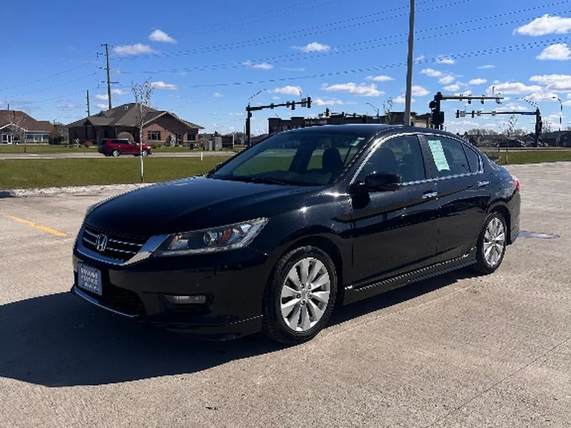 Used 2015  Honda EX image 2