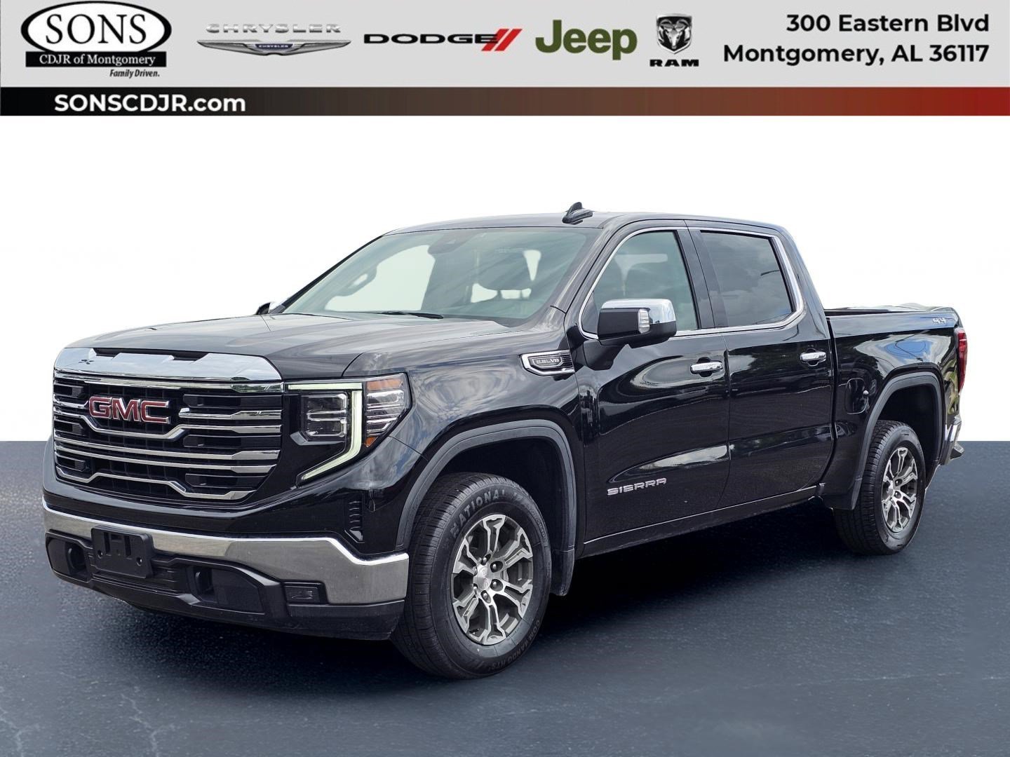 2025 GMC Sierra 4WD Crew Cab Short Box SLT's photo