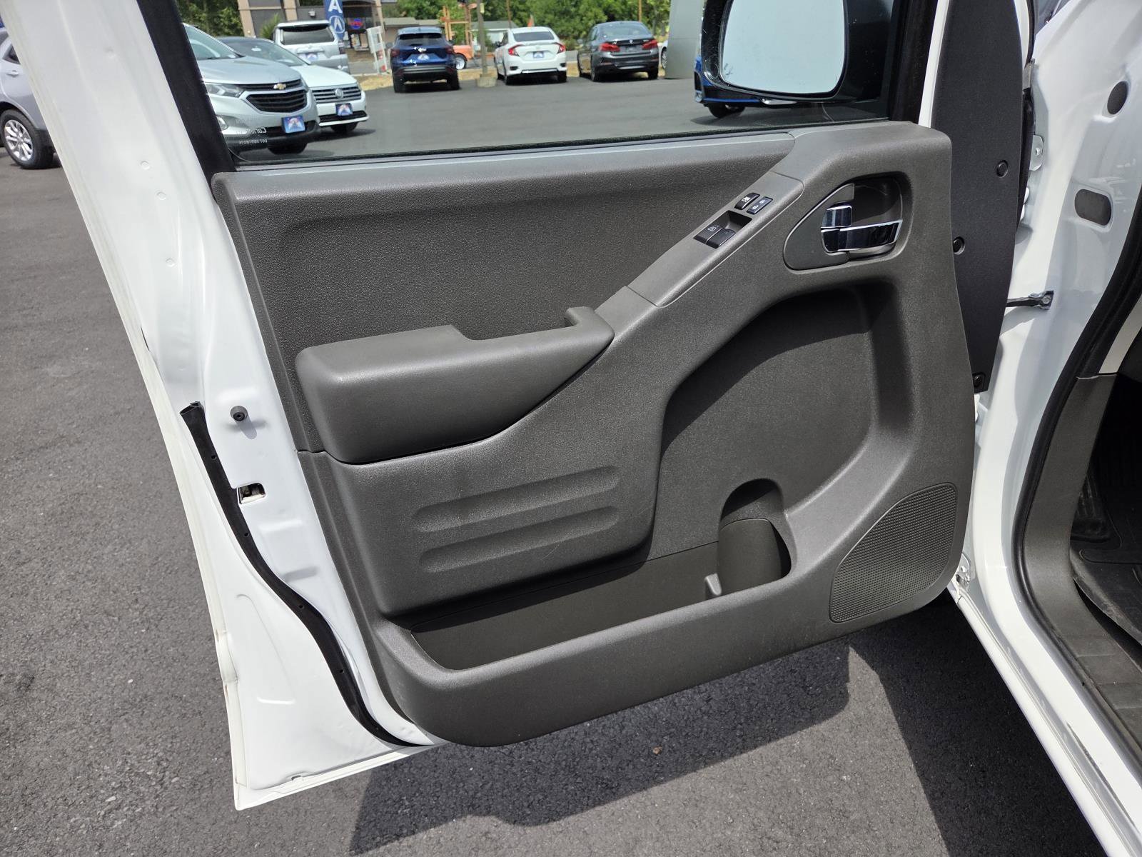 Used 2020 Glacier White Nissan SV image 12