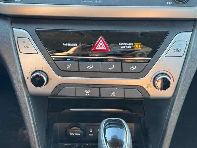 Used 2018 White Hyundai SEL image 18