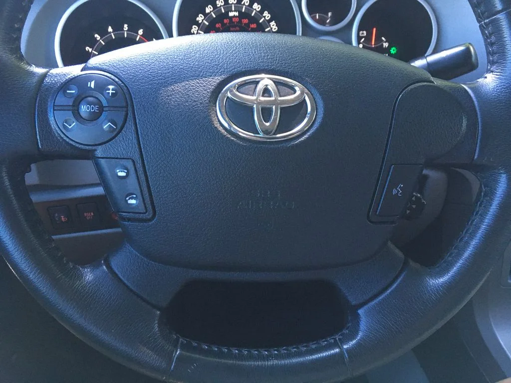Used 2010 Silver Toyota Limited image 16