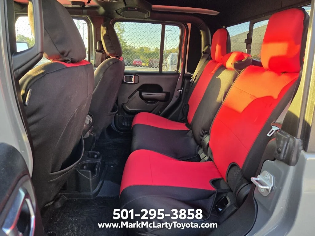 Used 2021 Gray Jeep Rubicon image 9
