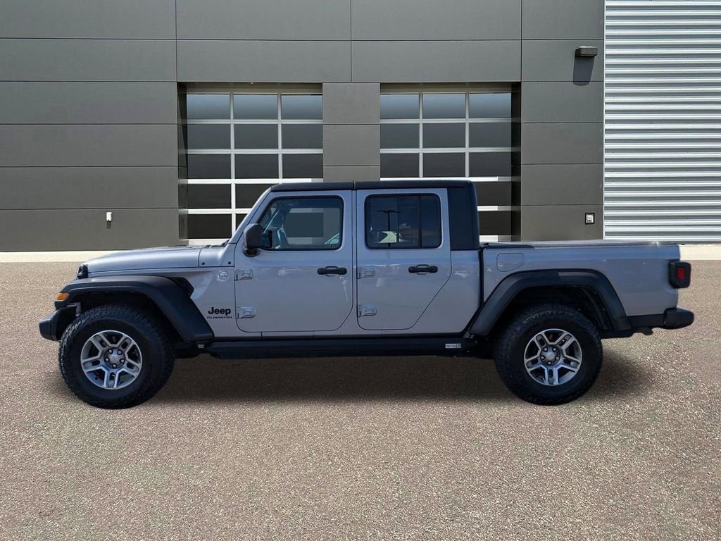 Used 2020 Billet Silver Metallic Clearcoat Jeep Sport S image 9