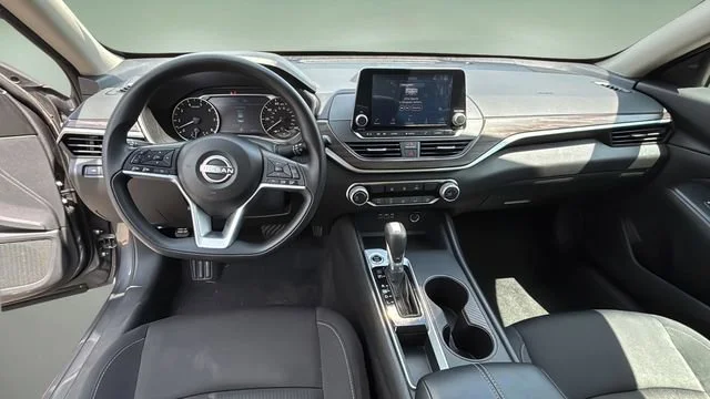 Used 2025 Gray Nissan SV image 16