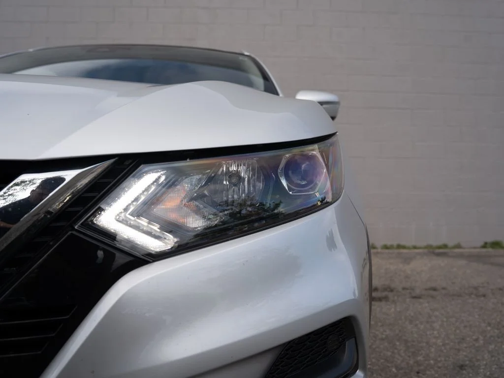 Used 2020 Silver Nissan SV image 11