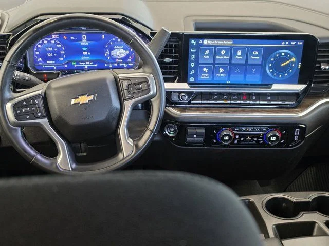 Used 2025 Gray Chevrolet LT image 18