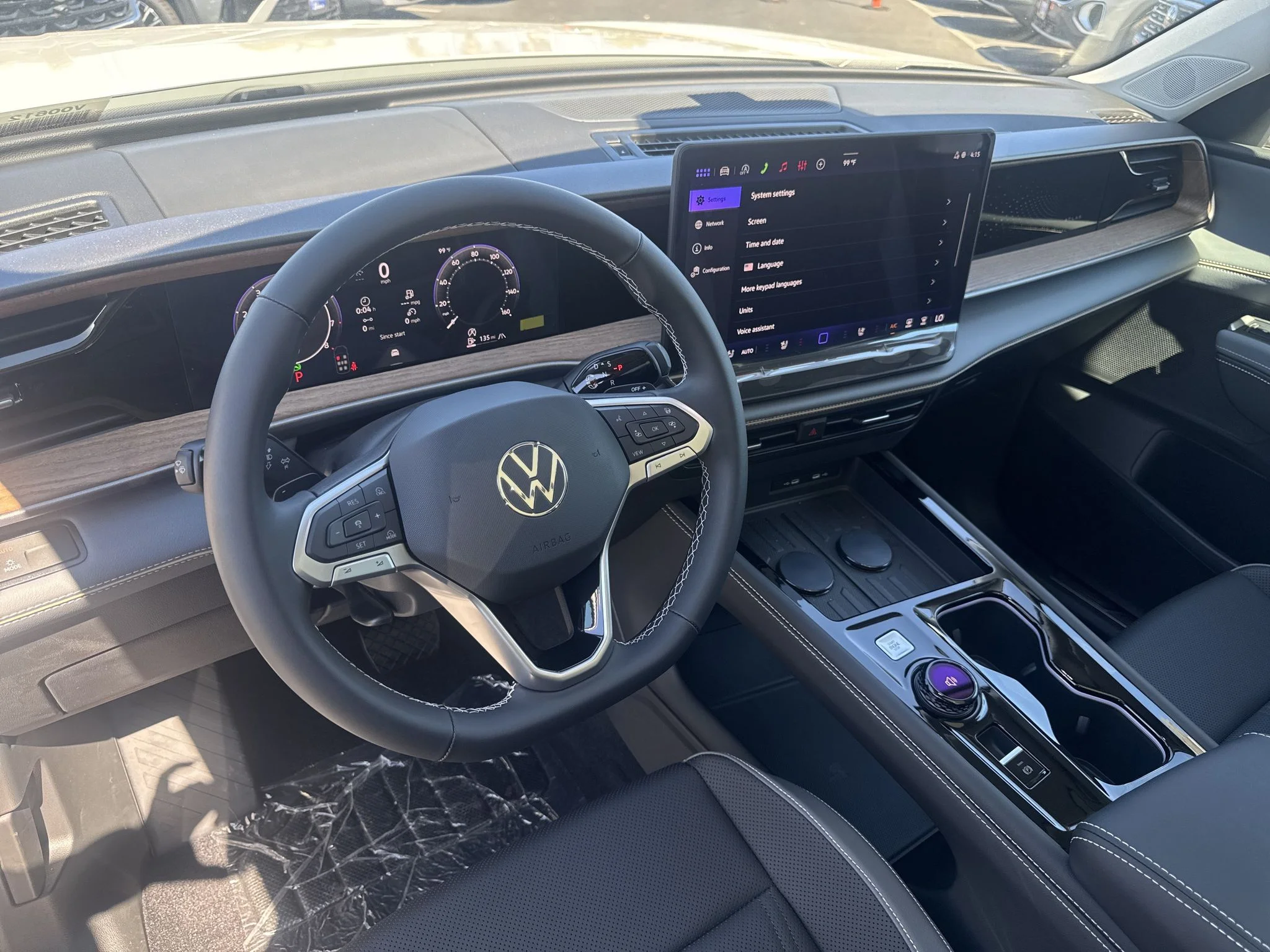 New 2027 Opal White Pearl Volkswagen SE w/Technology image 15